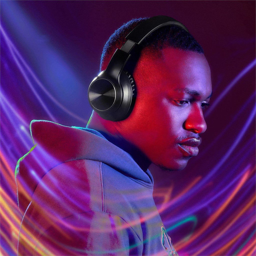 Swiss Cougar Stuttgart Active Noise-Cancelling Bluetooth Headphones